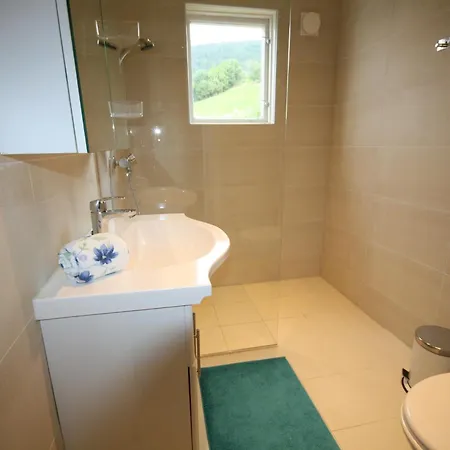 Quiet Apartment With Private Garden, 7 Min Walk To Bryggen Nyaraló *