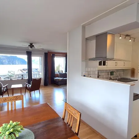 Quiet Apartment With Private Garden, 7 Min Walk To Bryggen Ferienhaus