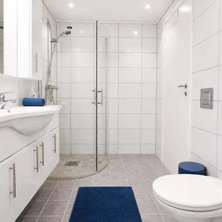 Modern 2-bedroom With Private Garden 펜션 베르겐